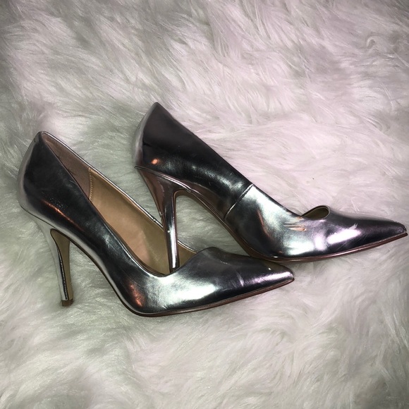 Silver Apt9 closes toe pumps - Picture 2 of 4